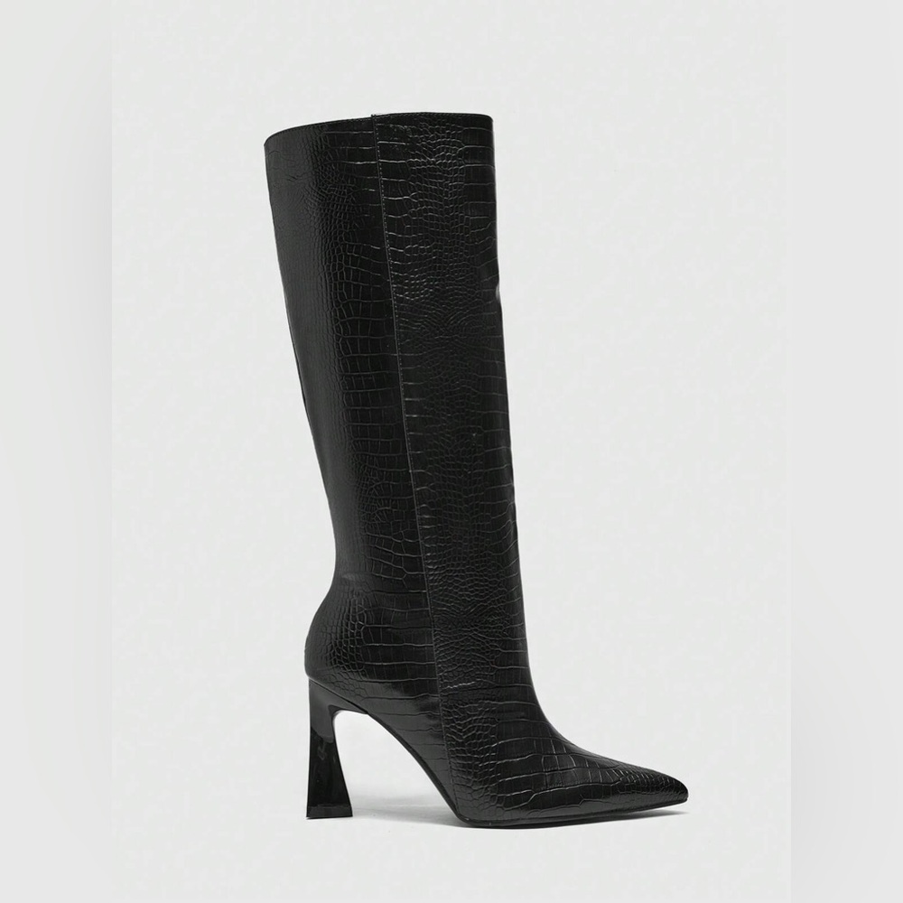New Women Black Heeled Boots Crocodile Pattern Wide Shaft Pointed Toe, size 39